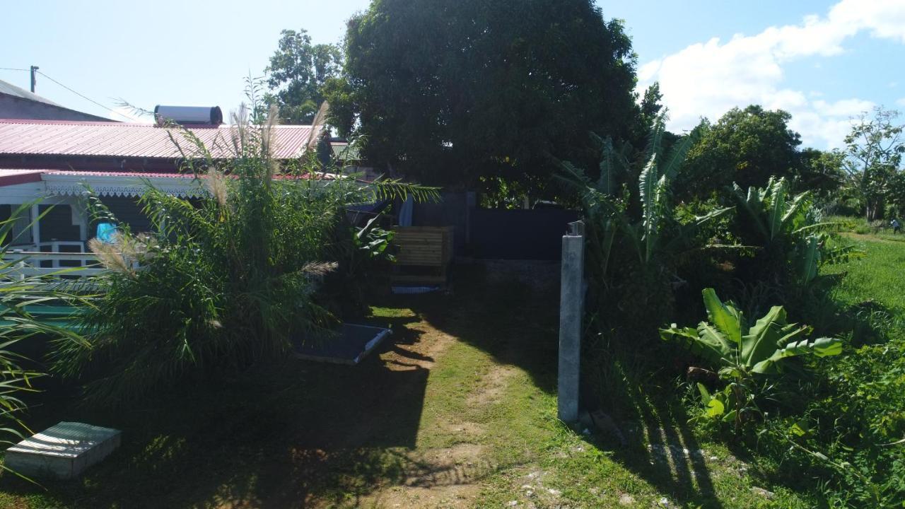 Ba Bap Lodge en duo Baie-Mahault Buitenkant foto